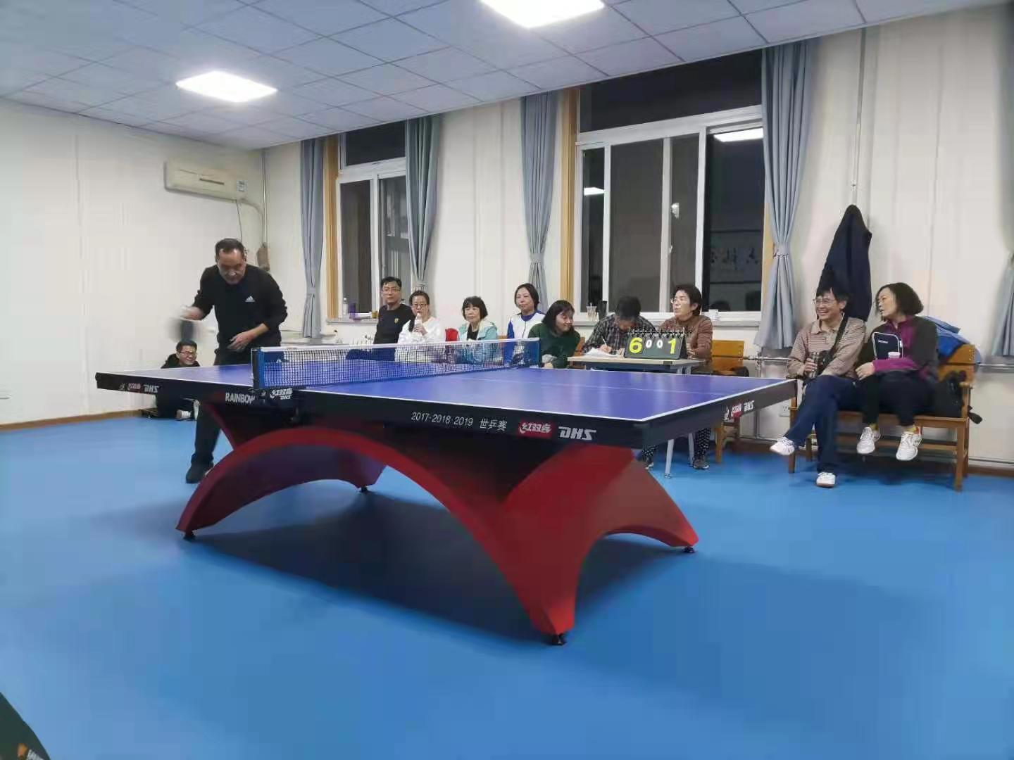 公司在学校教职工乒乓球比赛中成绩取得新突破